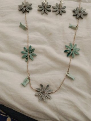 Collar y pendientes flor cerámica y pez