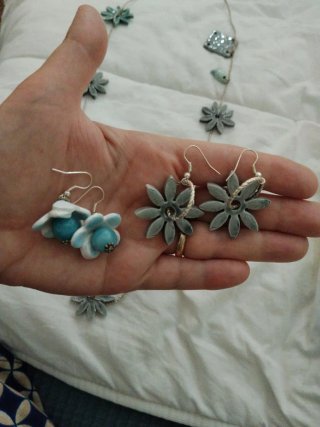Collar y pendientes flor cerámica y pez