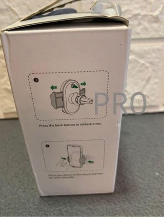 Supporto per cellulare UGREEN per auto con griglia dell'aria, supporto universale per telefono da auto con rotazione a 360°, supporto per auto compatibile con iPhone 14 13 12, Galaxy S23 S22, Redmi Note 11 N