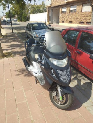 Kymco Grand Dink 125cc Maxi Scooter