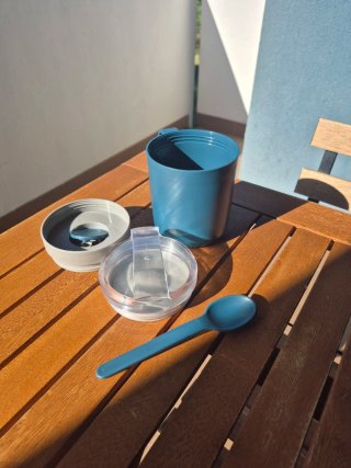 Set porta vivande blu e trasparente