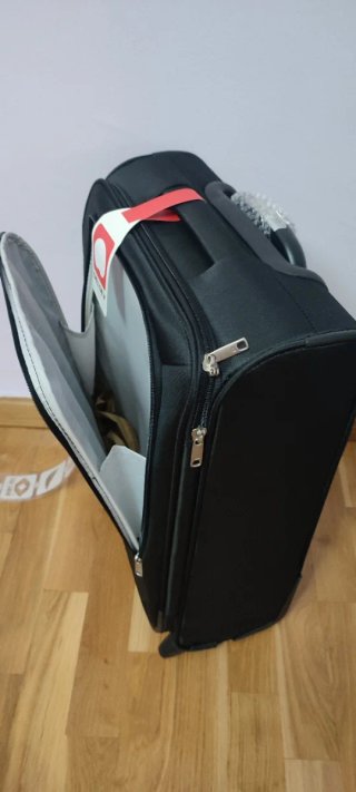 Maleta Delsey cabina negra nueva