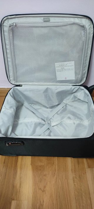 Maleta Delsey cabina negra nueva