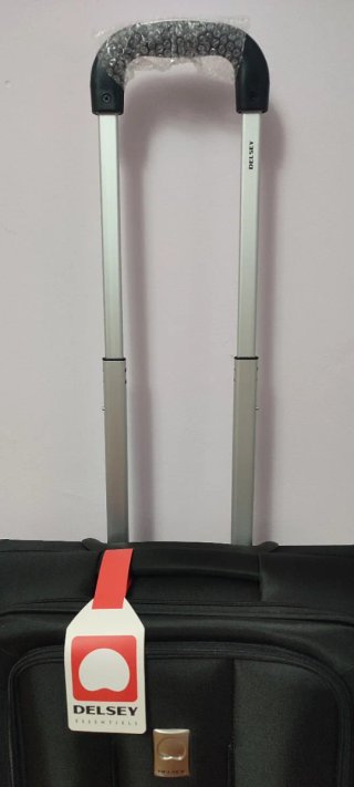 Maleta Delsey cabina negra nueva