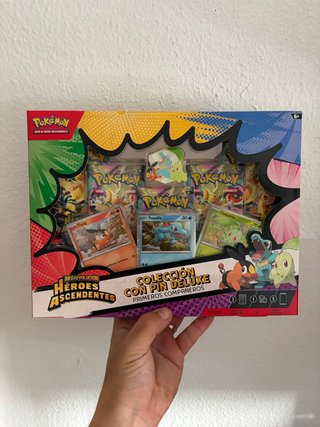 Colección Pokémon Héroes Ascendentes Pin Deluxe