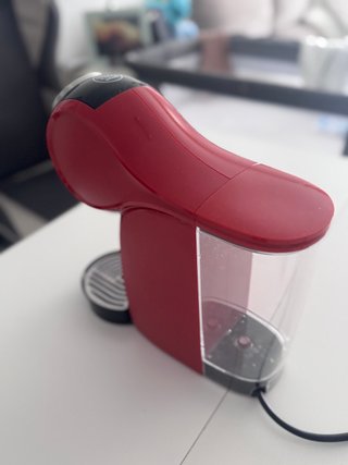 Macchina da caffè Dolce Gusto rossa automatica