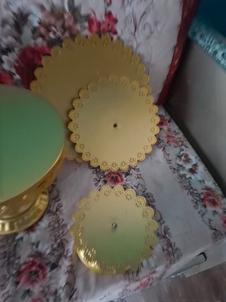 Set de bandejas doradas