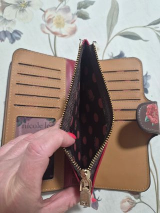 Cartera Nicole Lee
