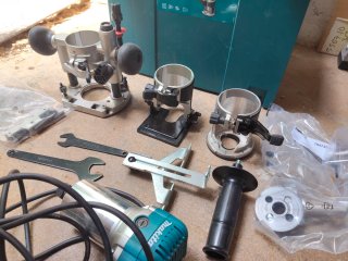 Fresadora Makita RT0700CX2J