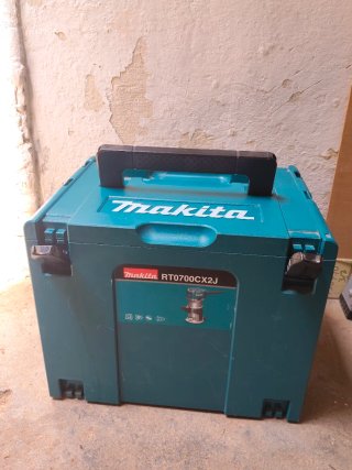 Fresadora Makita RT0700CX2J
