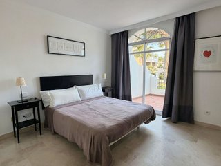 Piso en alquiler en Los Naranjos - Las Brisas en Marbella