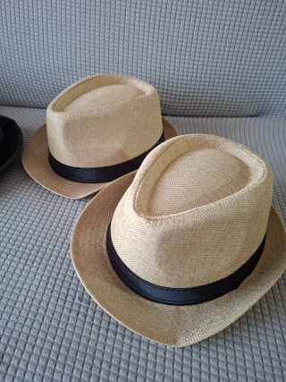 Lote 4 Sombreros de calidad. nuevos. 1 x 7€
