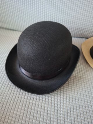 Lote 4 Sombreros de calidad. nuevos. 1 x 7€
