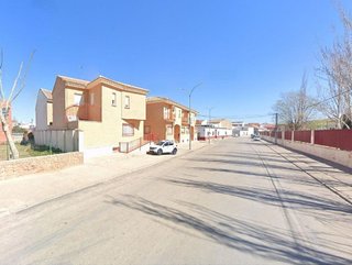 Casa adosada en venta en Tomelloso