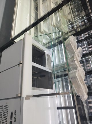 Nevera expositora cristal y acero inoxidable