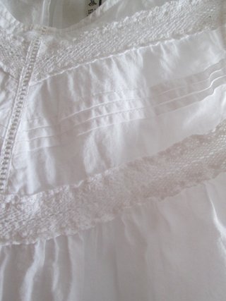 BLUSA BORDADOS BLANCO STRADIVARIUS
