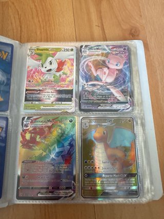 Álbum Pokémon con cartas exclusivas