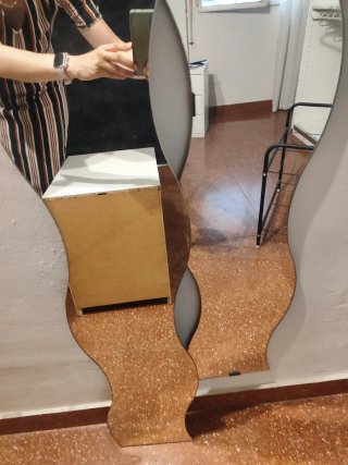 Espejo de pared ondulado