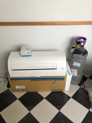 INSTALACIÓN AIRE ACONDICIONADO