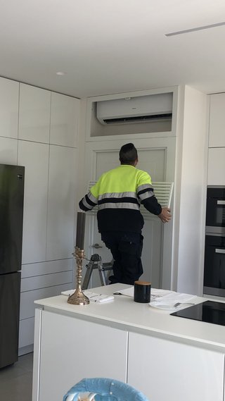 INSTALACIÓN AIRE ACONDICIONADO
