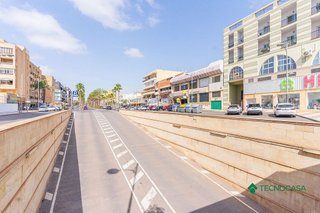 Garaje en venta en El Puerto en Roquetas de Mar