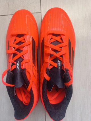 Botas de fútbol. Número 37