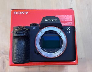 Sony Alpha 7 II Kit Cámara + Accesorios
