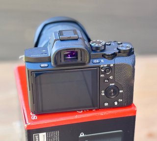 Sony Alpha 7 II Kit Cámara + Accesorios