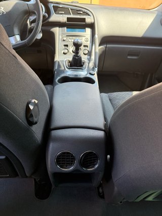 Peugeot 3008 2015
