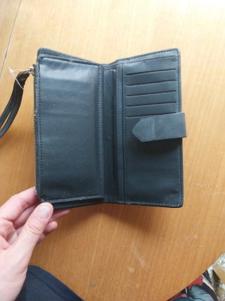 Cartera de mano negra para mujer