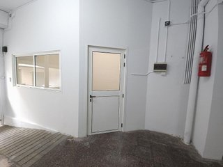 Local comercial en venta en Les Planes en Sant Joan Despí