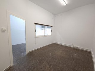 Local comercial en venta en Les Planes en Sant Joan Despí