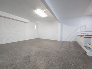 Local comercial en venta en Les Planes en Sant Joan Despí
