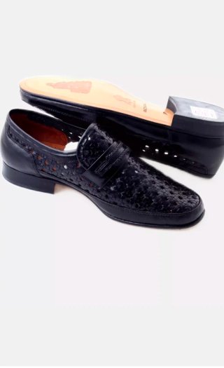 Zapatos negros de mujer con diseño tejido