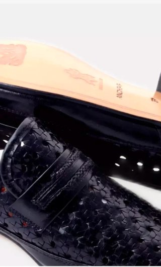 Zapatos negros de mujer con diseño tejido