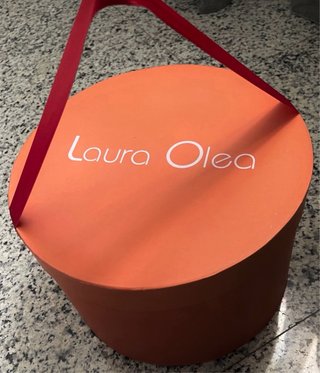 Elegante tocado diadema mujer rojo y marrón