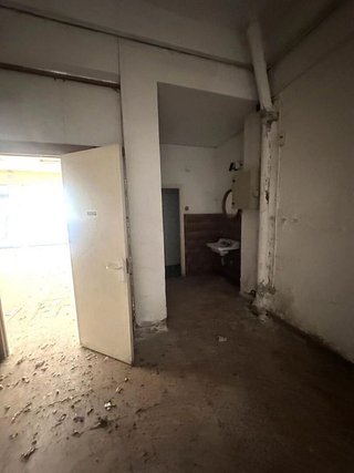 Local comercial en venta en Inmobiliaria - Barreda en Torrelavega