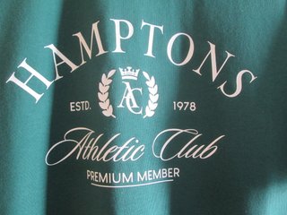 CAMISETA CON LOGO VERDE BOTELLA