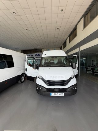 Se alquilan furgonetas en Granada