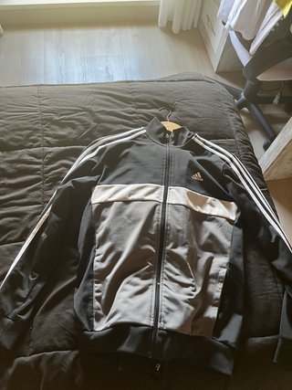 Chaqueta Adidas Negra y Gris y pantalon