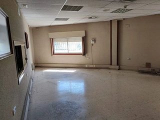 Nave industrial en venta en Renfe - Bulevar 1º y 2º Fase en Jaén