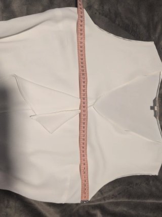 Blusa blanca con volantes