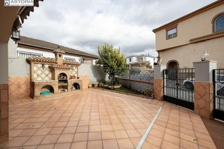 Casa pareada en venta en Zubia (La)