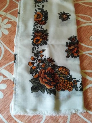 Foulard quadrato con fiori arancioni nuovo
