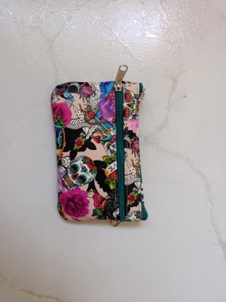 Cartera de piel verde