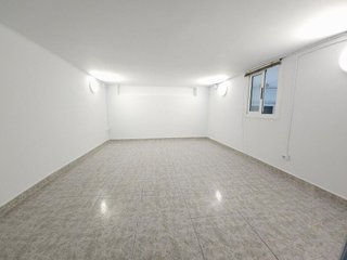 Local comercial en venta en Les Planes en Sant Joan Despí