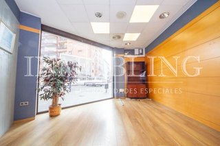 Local comercial en alquiler en Centre en Badalona