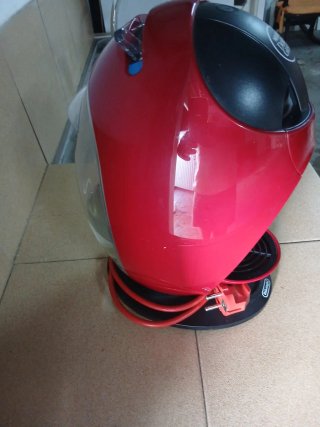 Macchina da caffè Nescafé Dolce Gusto rossa