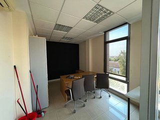 Oficina en venta en Nervión en Sevilla