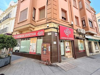 Local comercial en venta en Plaza de Toros - Santa Rita en Almería